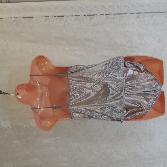 Sleepwear - Picture 2 of 2